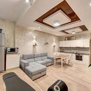 Апартаменты Near Botanical Garden Ym.hryshka, Киев